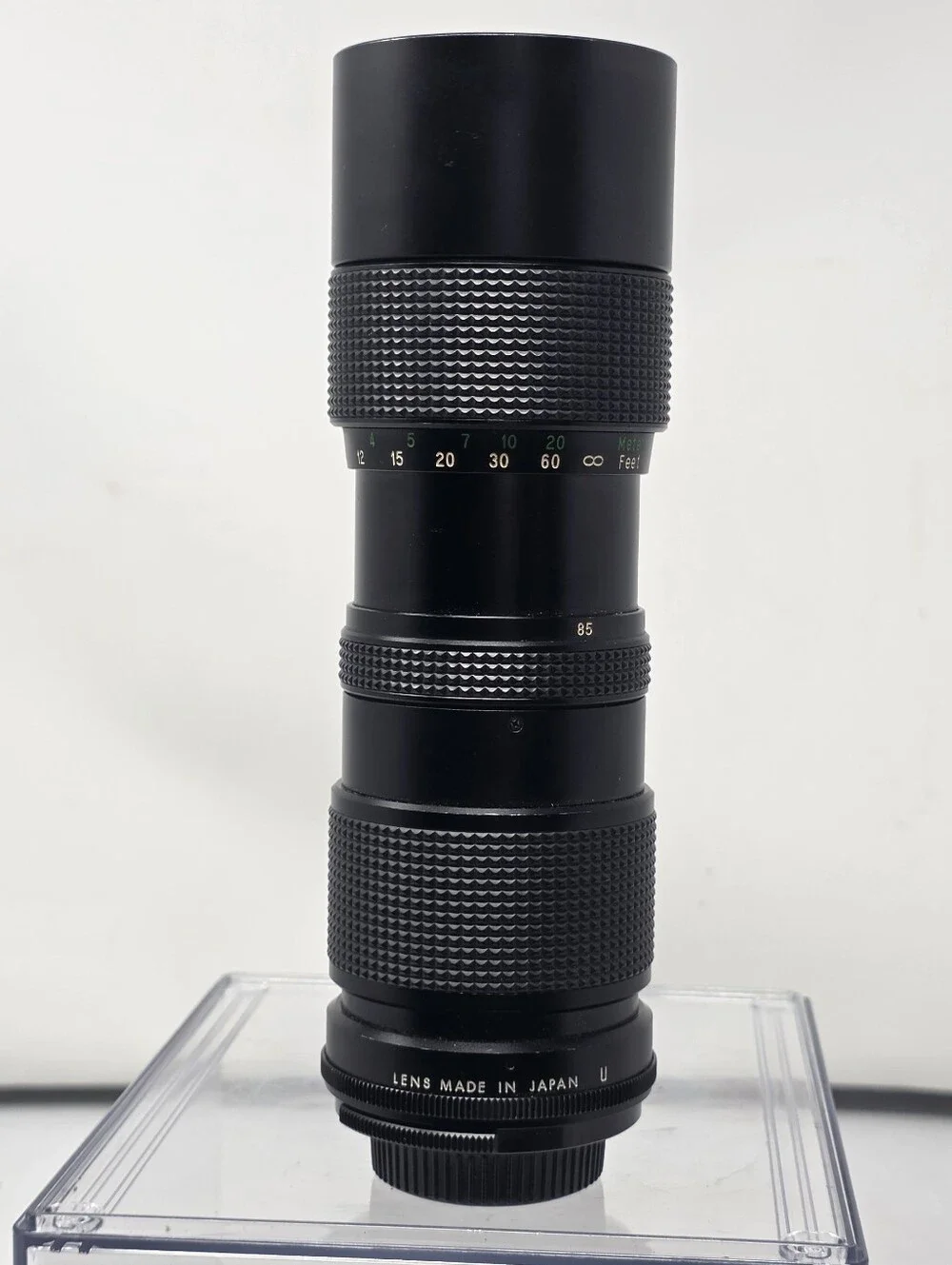 VIVITAR (by KIRON) AUTO ZOOM 85-205mm 1:3.8. M42 mount lens. Comes w/ case, cap.